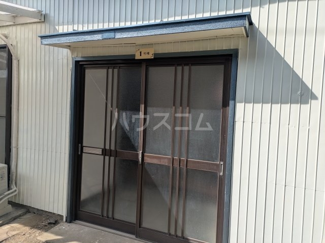 18/28 エントランス