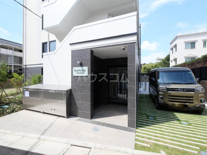 17/25 エントランス