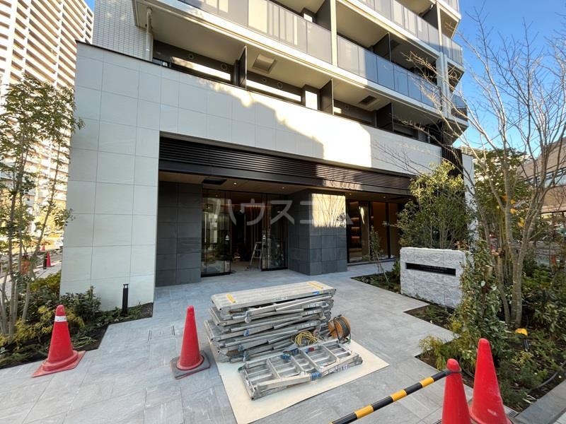 16/20 エントランス