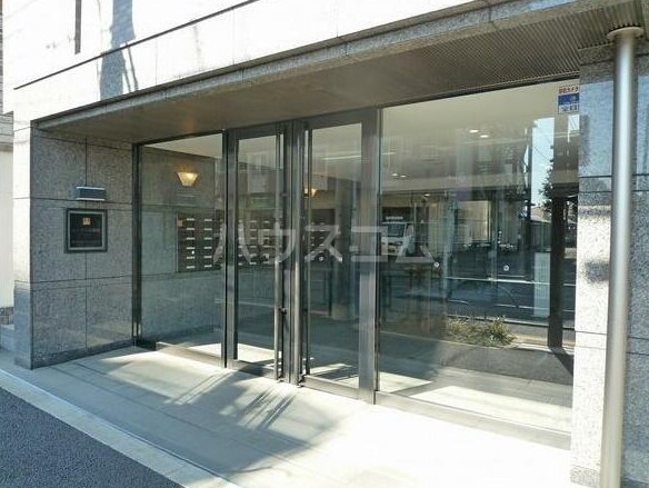 2/3 エントランス