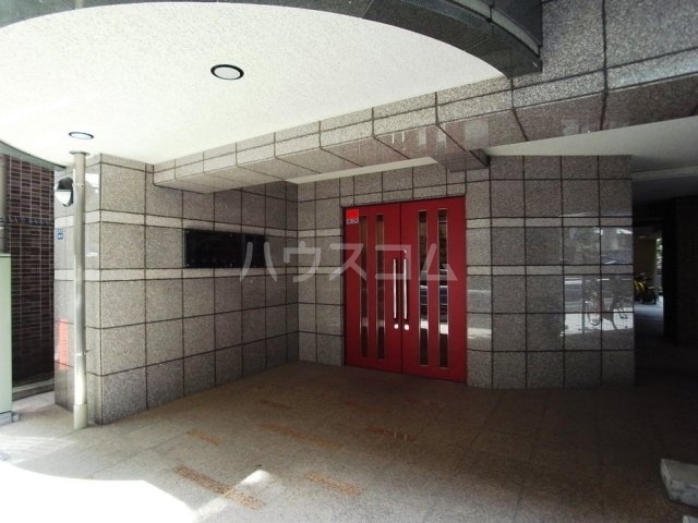 15/23 エントランス