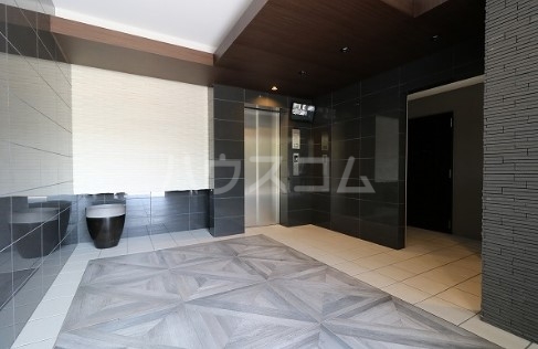 14/17 エントランス