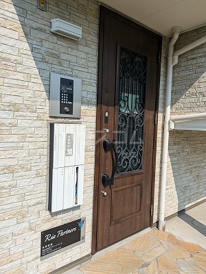 21/22 エントランス