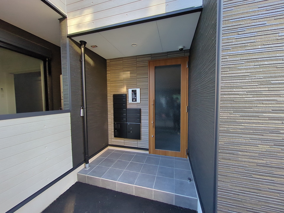 21/30 エントランス