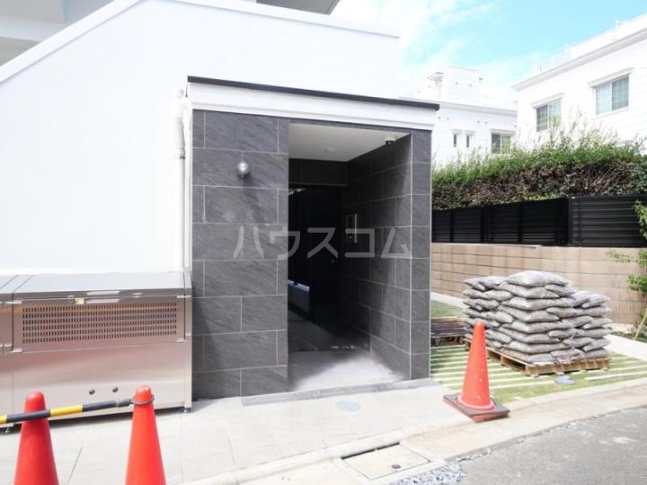 17/25 エントランス