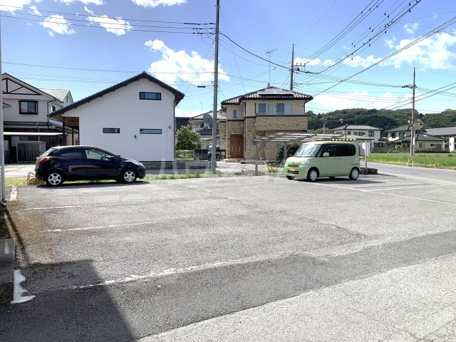 15/15 駐車場