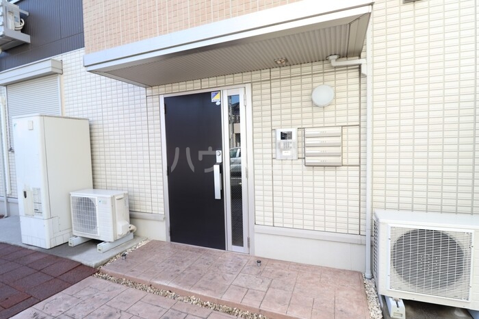 13/22 エントランス