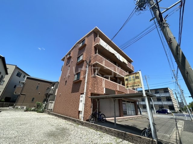 22/30 エントランス