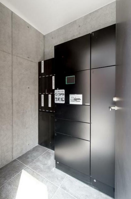 28/30 エントランス