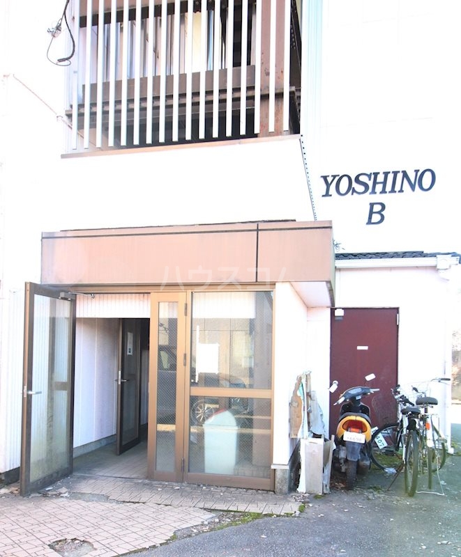 17/18 エントランス