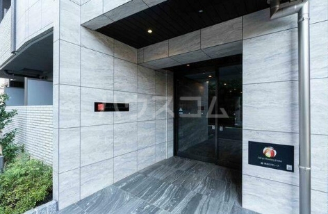 17/17 エントランス