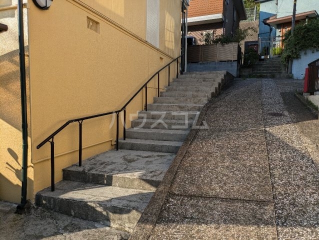 28/30 エントランス