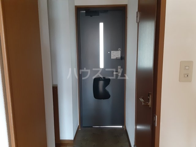 13/30 玄関