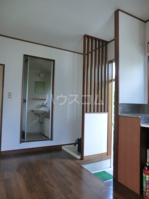 25/30 エントランス