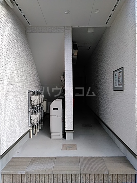 2/5 エントランス