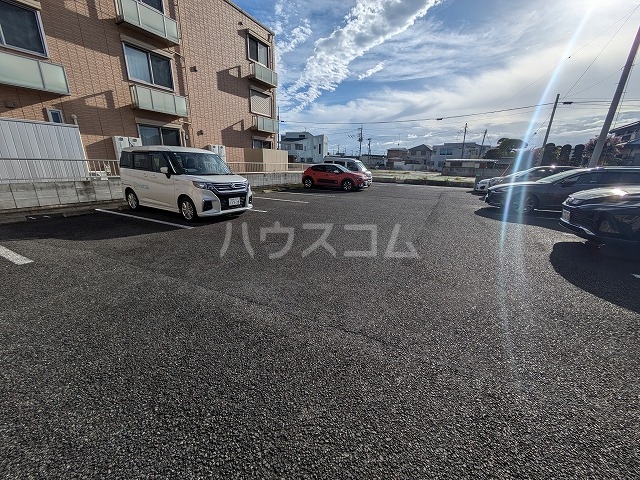 16/23 駐車場