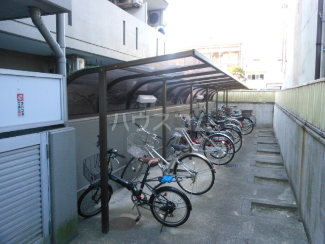 14/18 エントランス