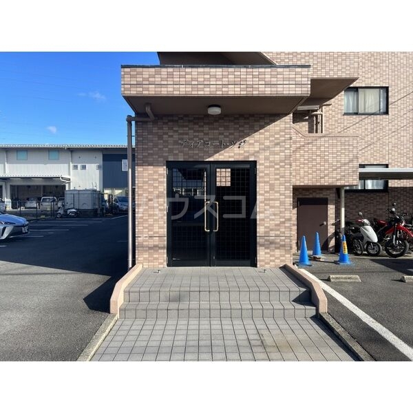 14/14 エントランス