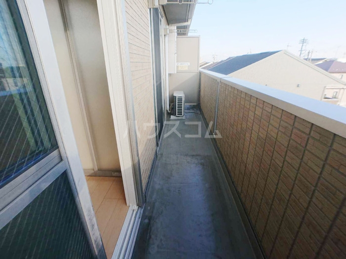 21/26 バルコニー