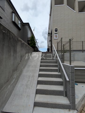 22/30 エントランス