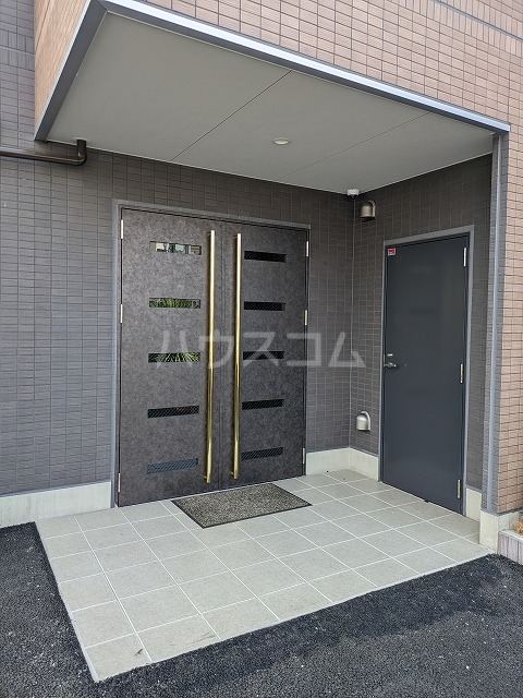 2/4 エントランス