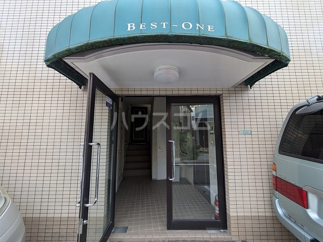 24/30 エントランス