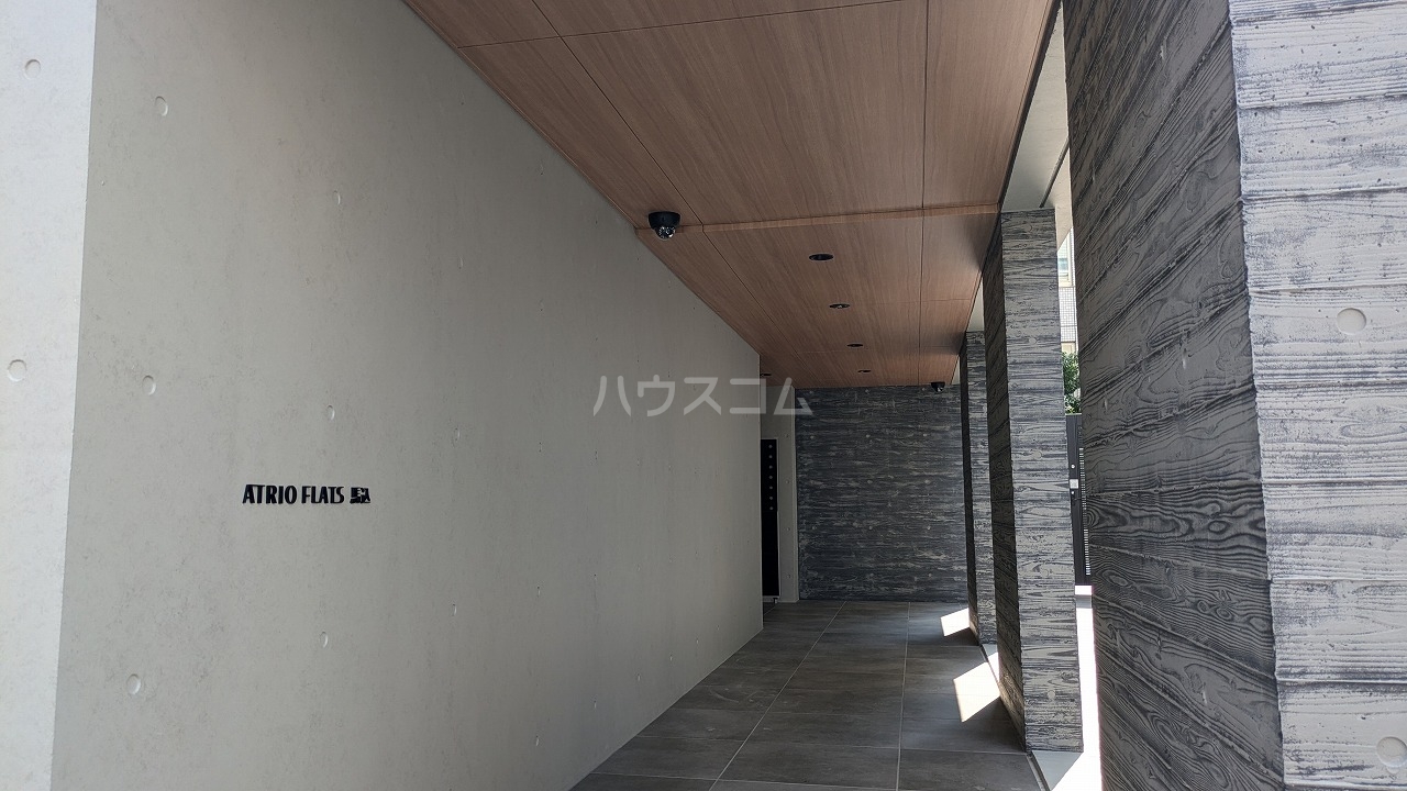 20/27 エントランス