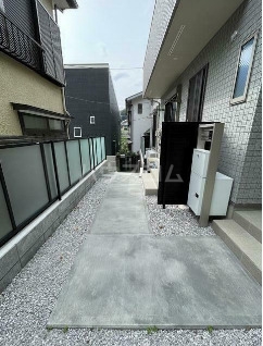 19/20 エントランス