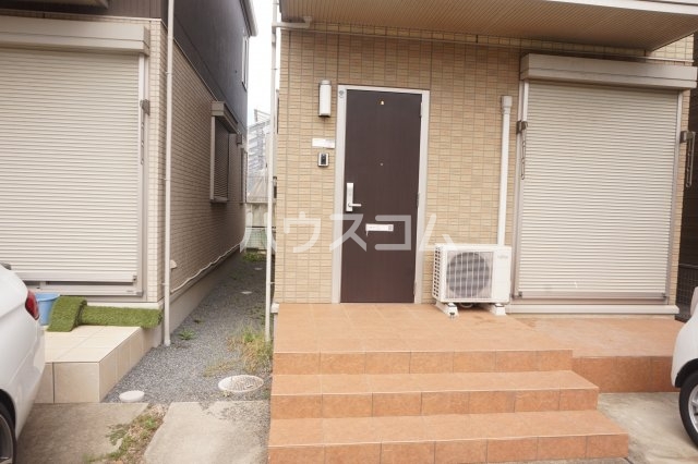 28/30 エントランス