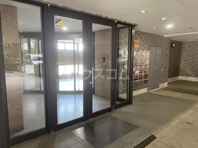 28/30 エントランス