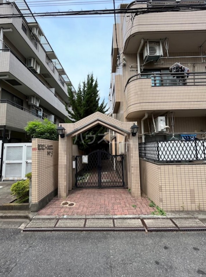 19/24 エントランス