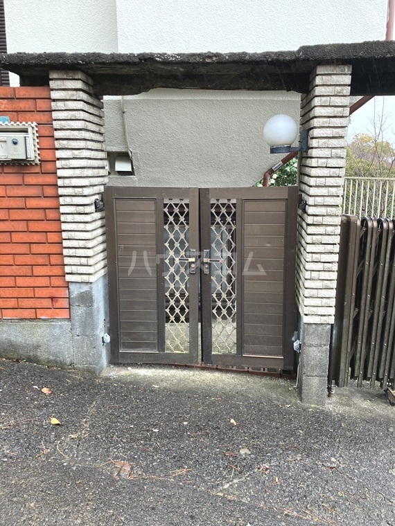 16/22 エントランス