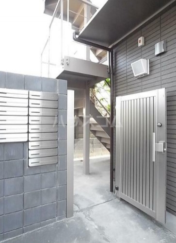 26/28 エントランス