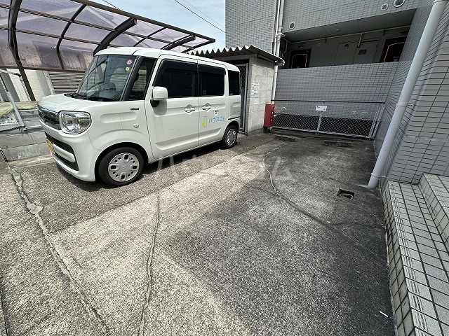 17/23 駐車場
