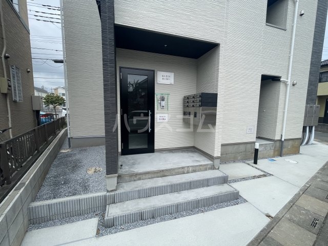 21/30 エントランス