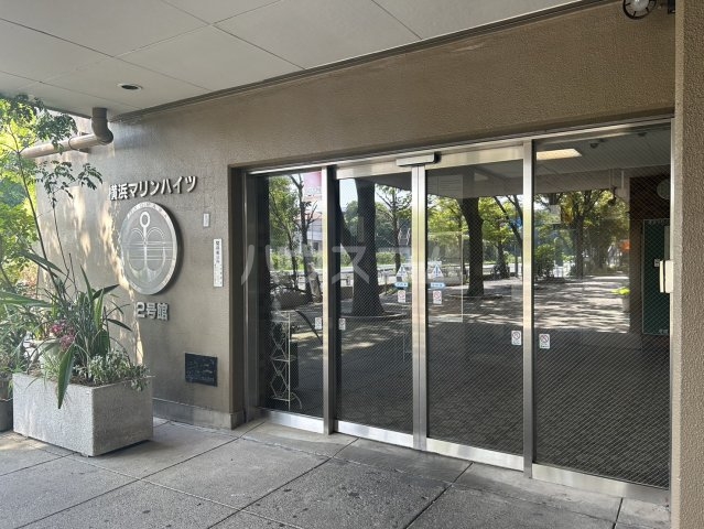 17/28 エントランス