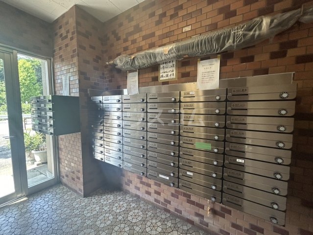 18/28 エントランス