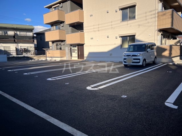 27/30 駐車場