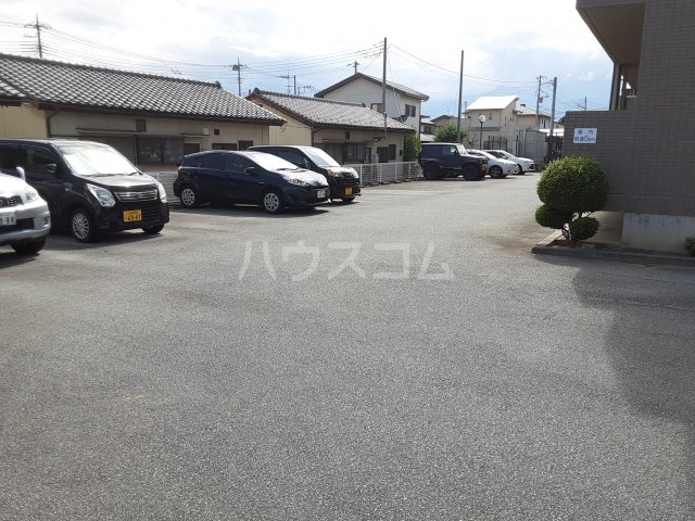 2/3 駐車場