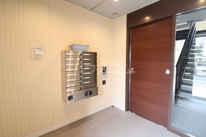 2/3 エントランス