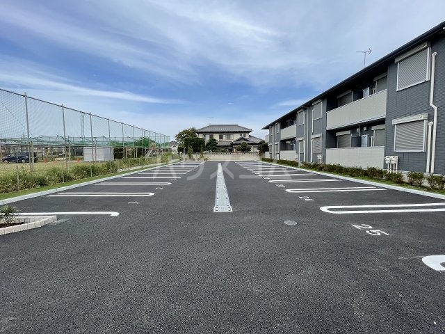 2/3 駐車場