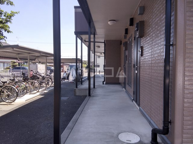 20/30 エントランス