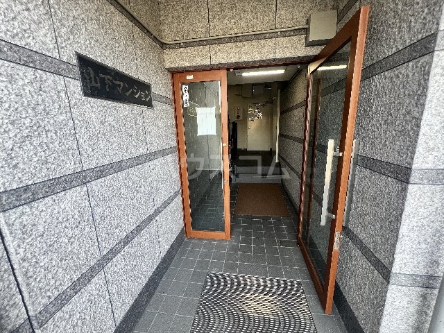 3/4 エントランス