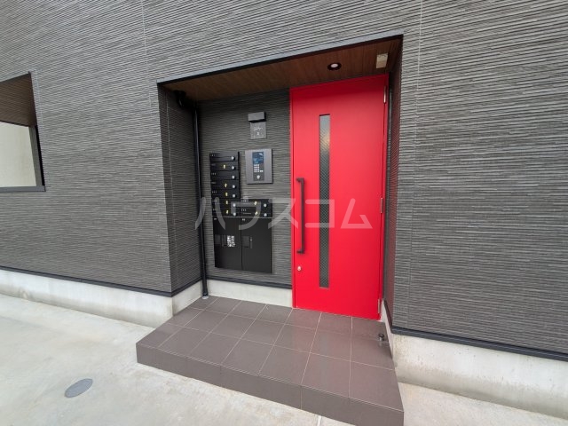 13/15 エントランス