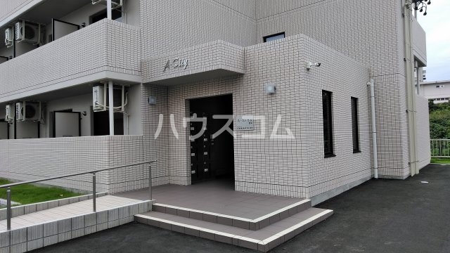 21/30 エントランス