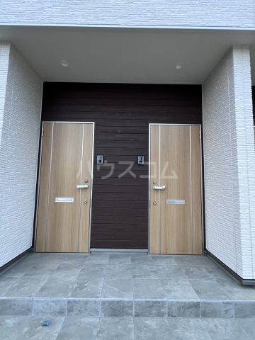 26/30 エントランス