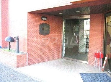 14/20 エントランス