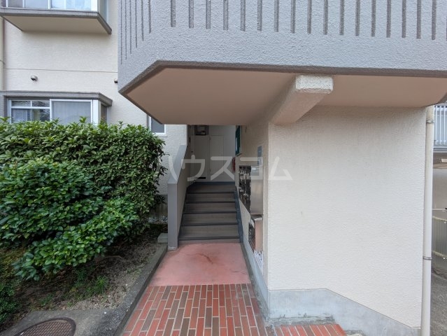 23/26 エントランス