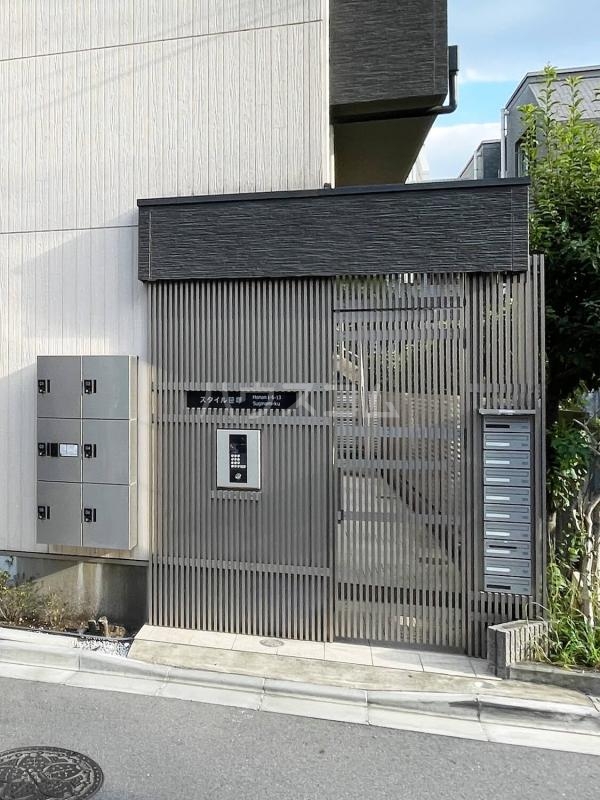 17/20 エントランス