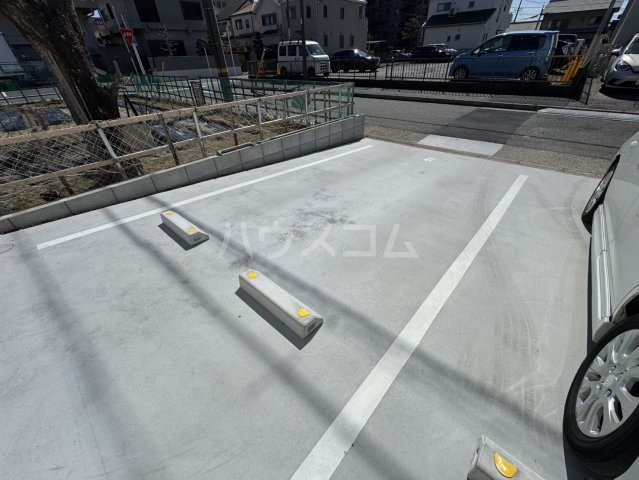 22/28 駐車場
